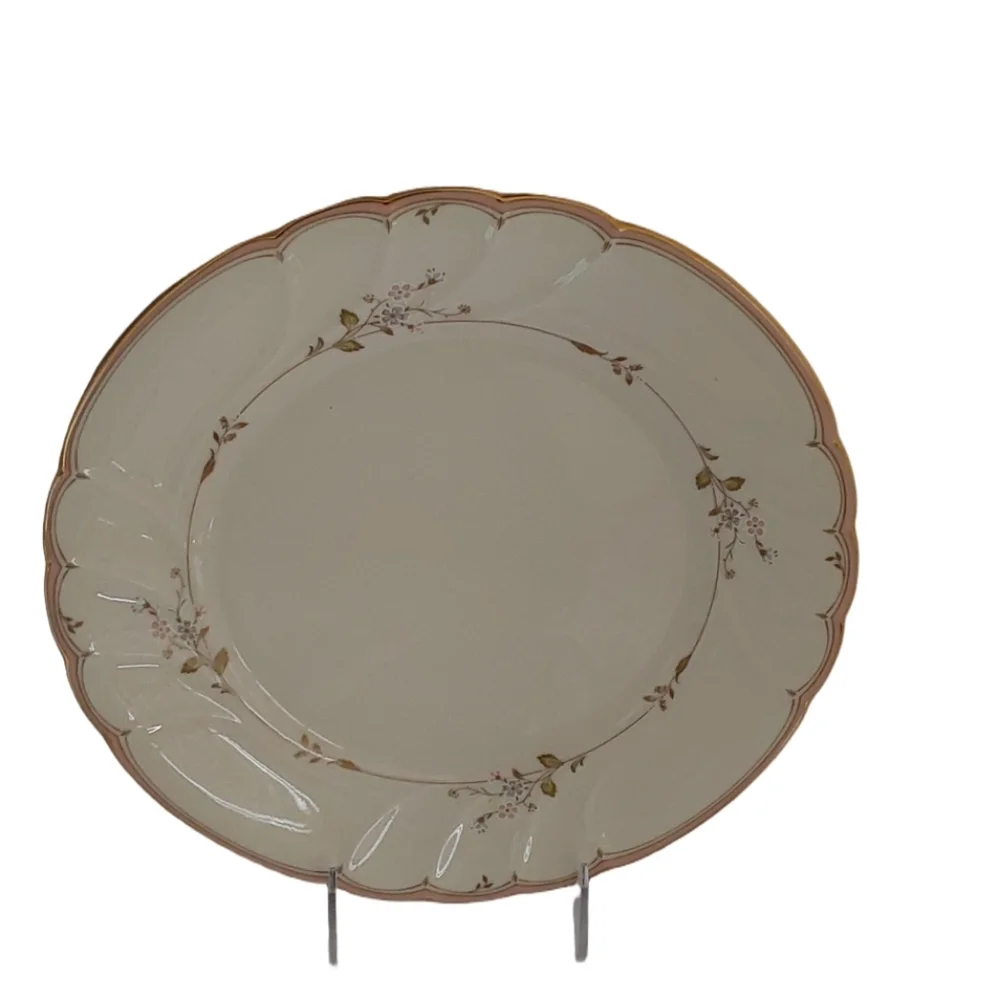 Mikasa Monticello Dinner Plate‎ Cream Dinner Plate
